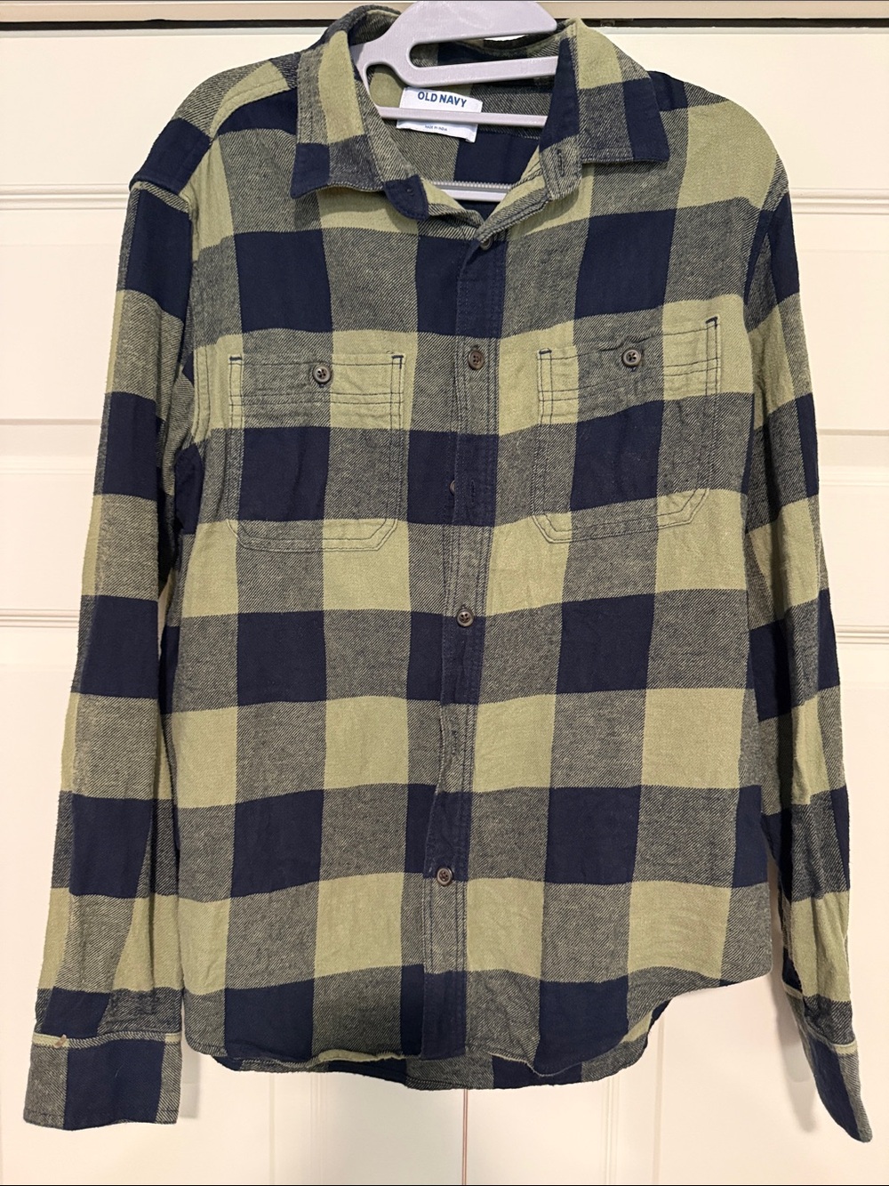 Old Navy Men's Green and Black Plaid Button-Down Flannel Shirt